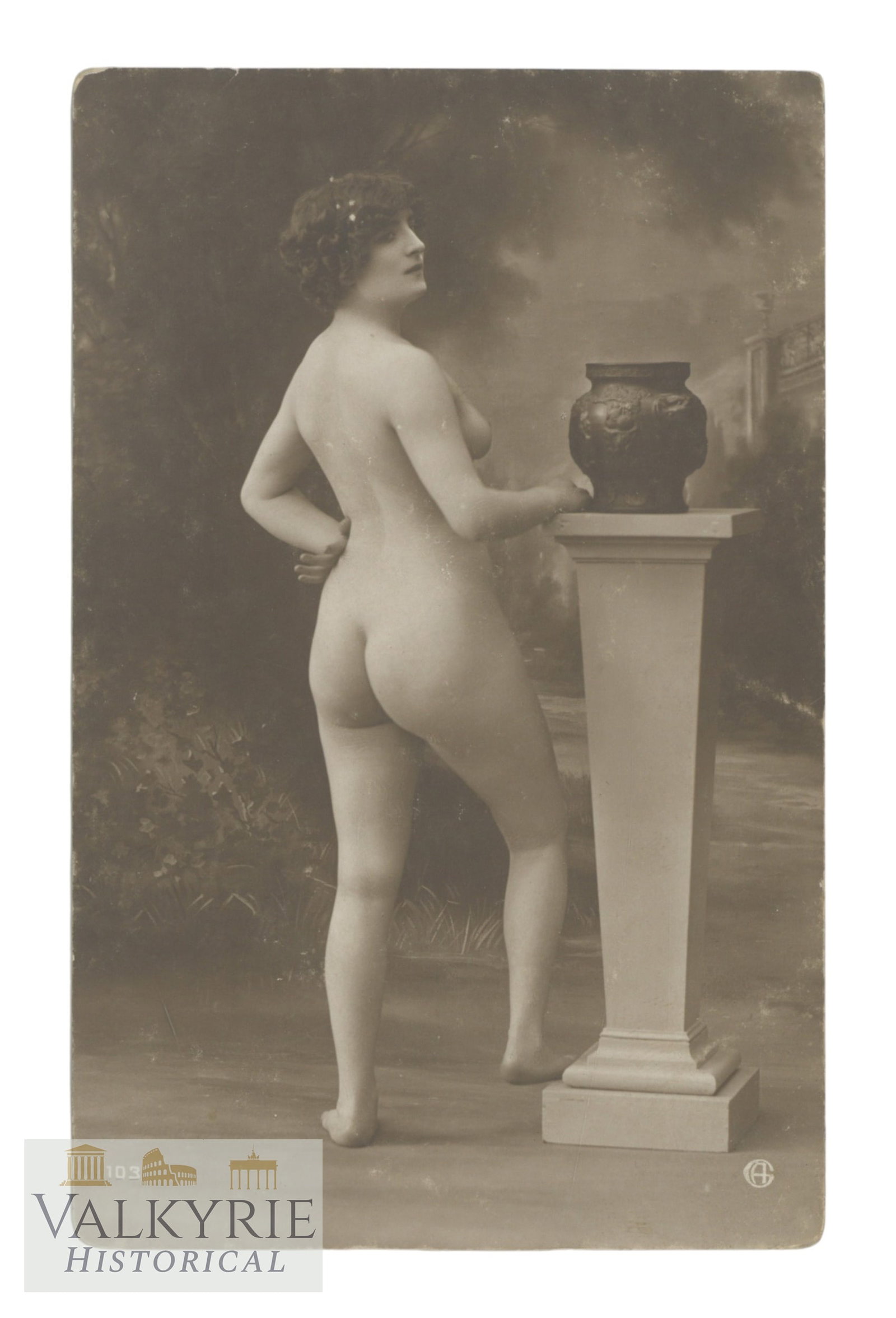 Six Artistic Photos - Female Nudes. Postcard size, circa 1910-1930. - 4