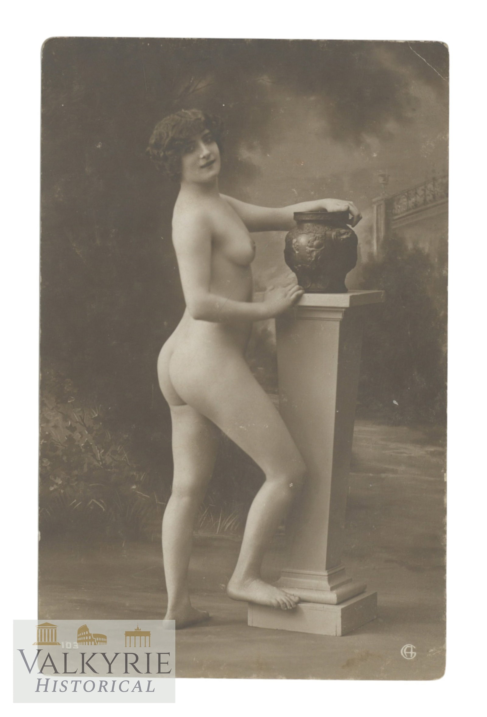 Six Artistic Photos - Female Nudes. Postcard size, circa 1910-1930. - 7