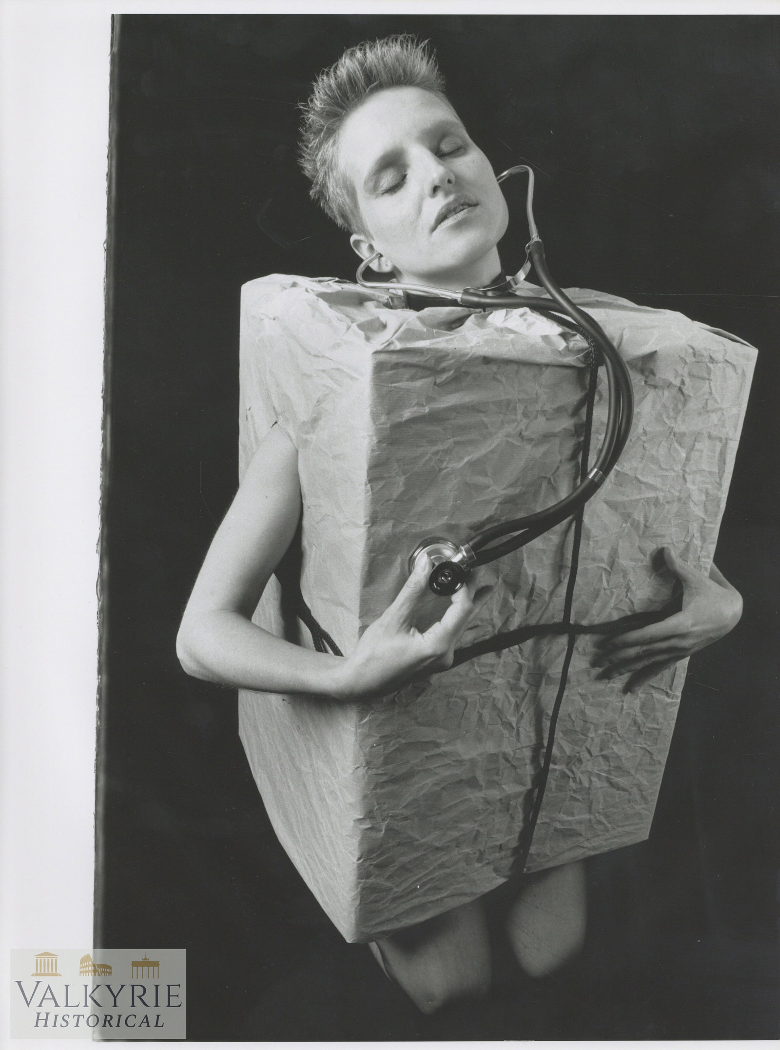Artistic Photo - Female Nudes - Big Format - Resiliencia: Artistic Photo - Female Nudes - Photo from Exhibition Resiliencia. The subject of the performance is the body as a carrier of experiences and tension. The work also addresses the issue of recycling, c