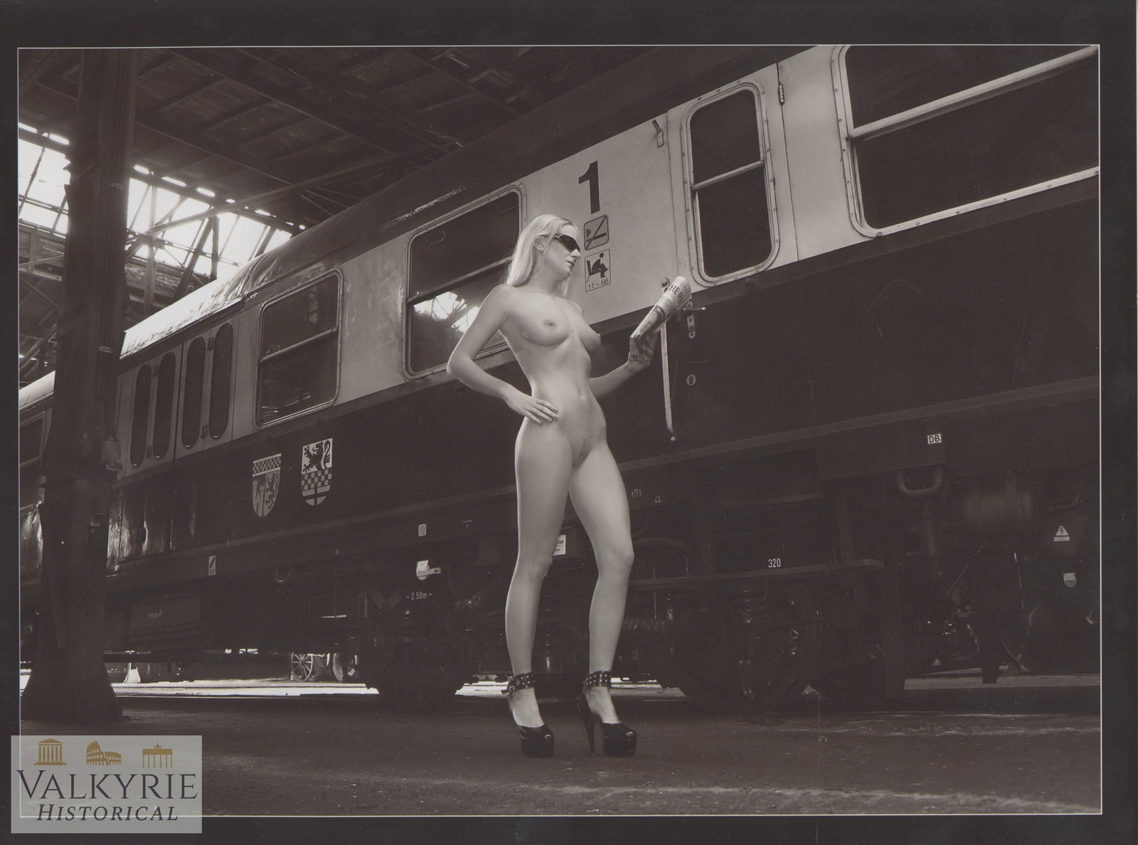 Artistic Photo - Helmut Newton - Female Nudes - Big Format: Artistic Photo - Female Nudes - This image depicts a provocative leg art style of photography, reminiscent of the work of photographers such as Helmut Newton. Helmut Newton was a German fashion photog