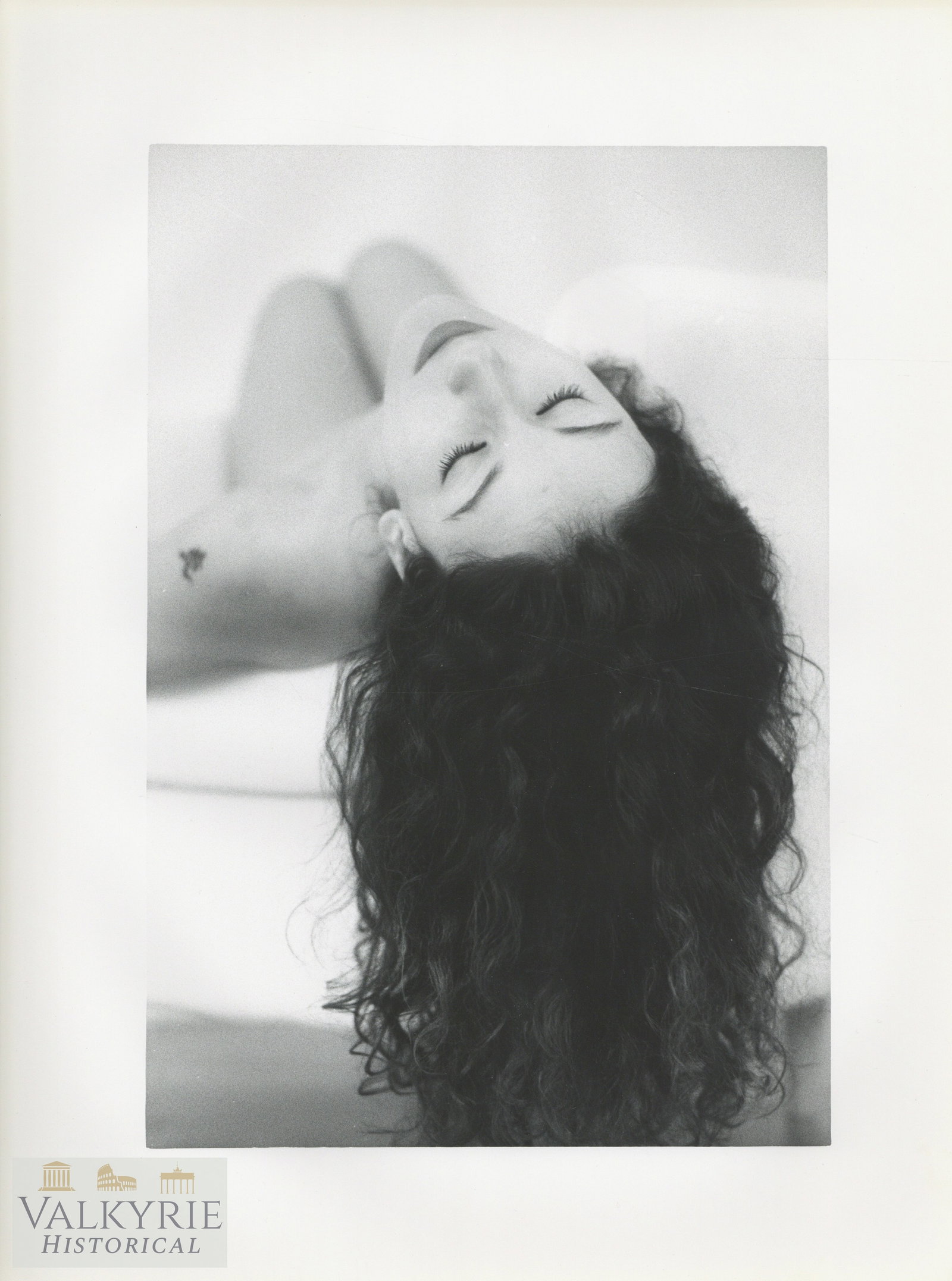 Artistic Photo - Female Nudes - Big Format - Playboy: Artistic Photo - Female Nudes - Playboy . Big Format , size around 40cm x 30cm . Shipping flat cost $25 it doesn't matter how many items you win. you pay just $25 for shipping.