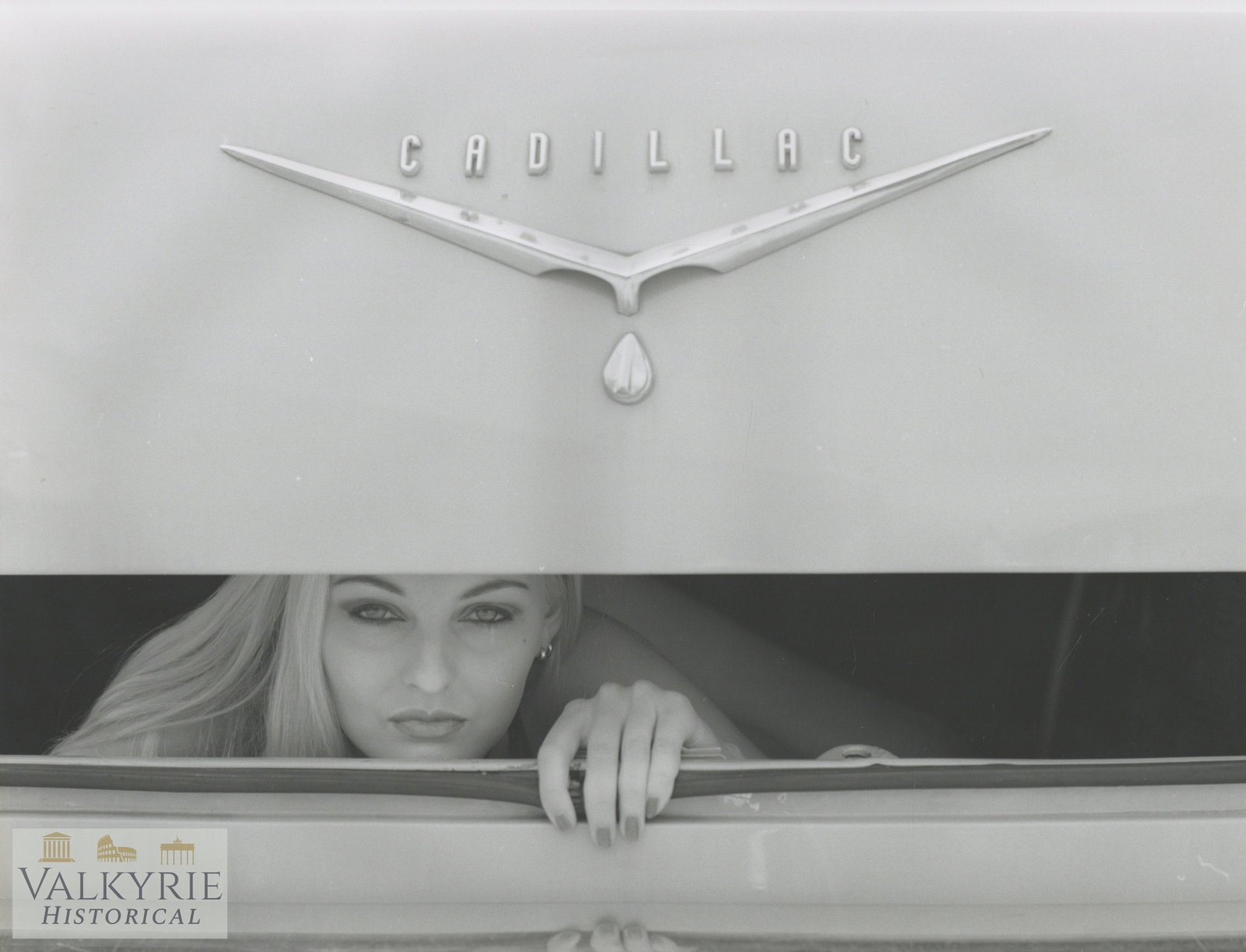 Artistic Photo - Female Nudes - Big Format - Sunny Cadillac: Artistic Photo - Female Nudes - Playboy . Big Format , size around 40cm x 30cm . Shipping flat cost $25 it doesn't matter how many items you win. you pay just $25 for shipping.