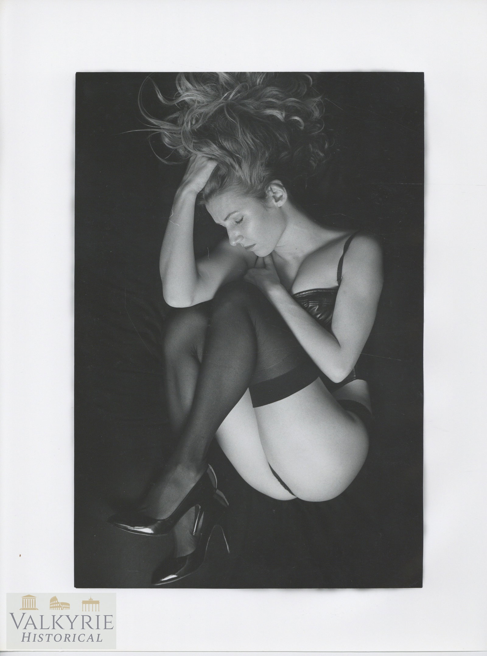 Artistic Photo - Female Nudes - Big Format - Playboy: Artistic Photo - Female Nudes - Playboy . Big Format , size around 40cm x 30cm . Shipping flat cost $25 it doesn't matter how many items you win. you pay just $25 for shipping.