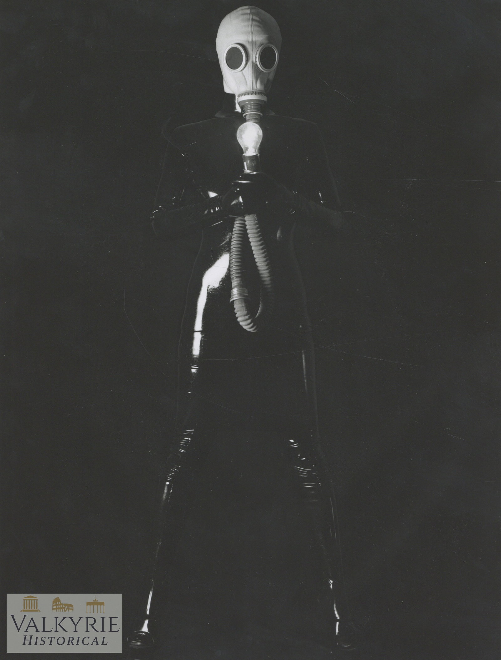 Artistic Photo - Helmut Newton - Female Nudes - Big Format: Artistic Photo - Female Nudes - art style of photography, reminiscent of the work of photographers such as Helmut Newton. Helmut Newton was a German fashion photographer known for his controversial an