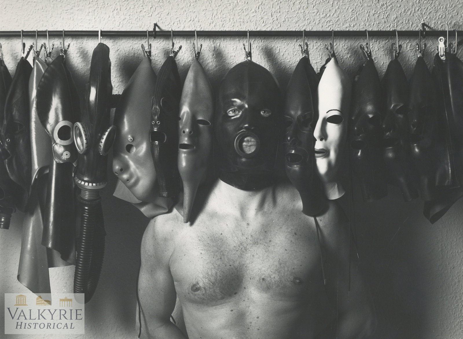 Artistic Photo - Helmut Newton - Female Nudes - Big Format: Artistic Photo - Female Nudes - art style of photography, reminiscent of the work of photographers such as Helmut Newton. Helmut Newton was a German fashion photographer known for his controversial an