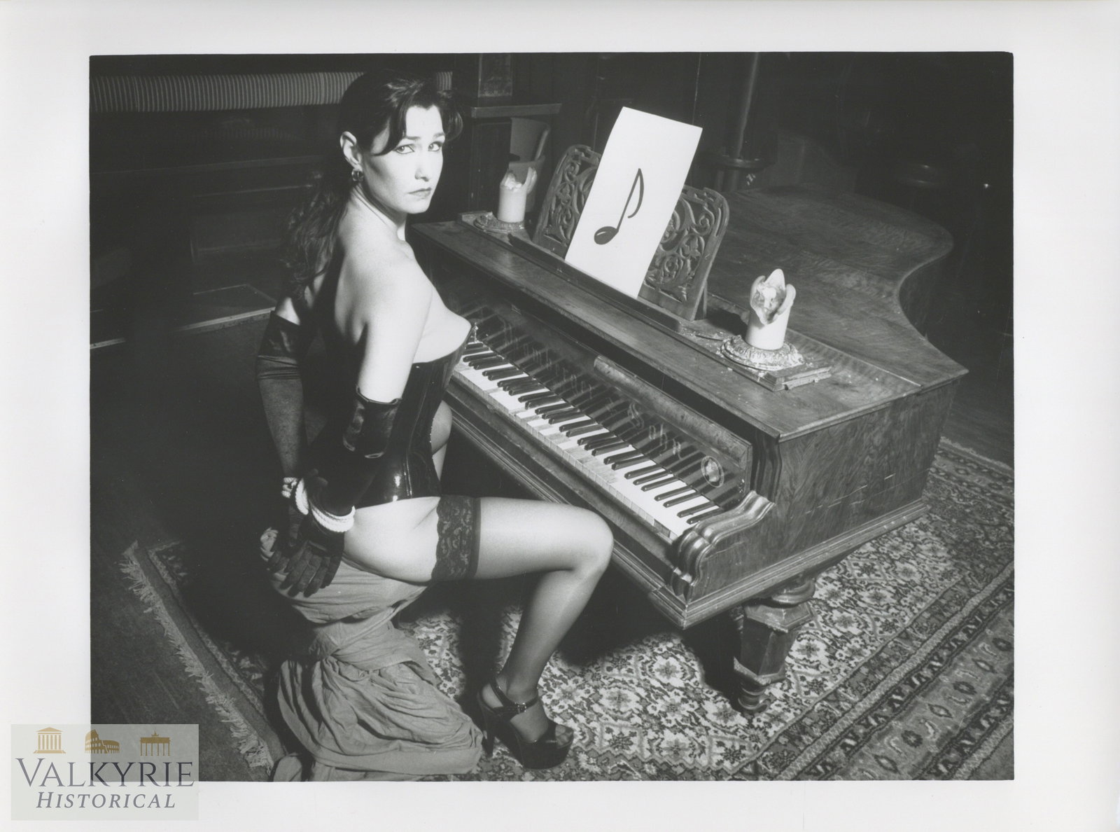 Artistic Photo - Helmut Newton - Female Nudes - Big Format: Artistic Photo - Female Nudes - art style of photography, reminiscent of the work of photographers such as Helmut Newton. Helmut Newton was a German fashion photographer known for his controversial an