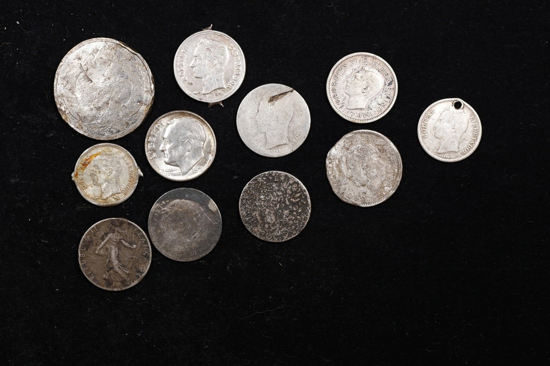 Group of 11 Coins - 1935 Roosevelt 10c, 1942 Canada 10c, Aus. Sixpence, Venezuela 25 and 50 (1 of 1)