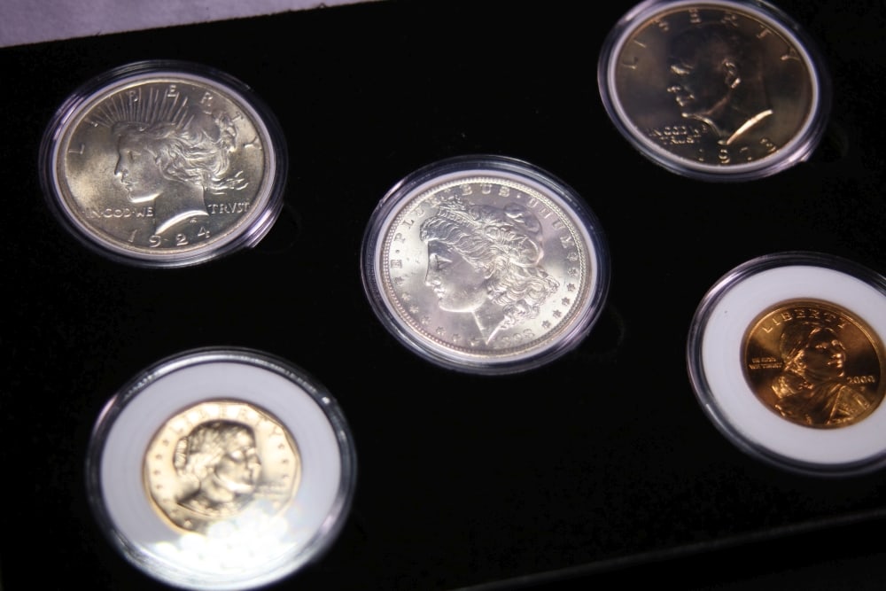 5 Coin American Dollar Legacy Set, 5 US Dollar Coins Morgan, Peace, Ike, SBA, Sacagawea All UNC C... - 3