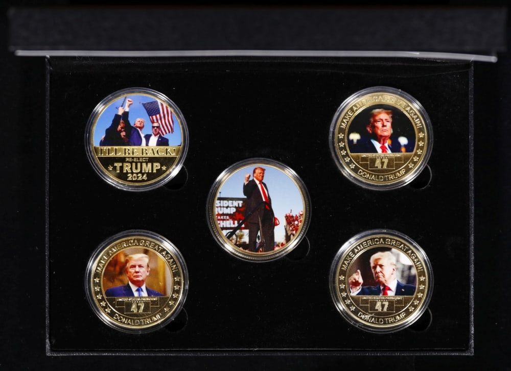 5 Coin "I Stand With Trump" Gold Plated Round Collection - 3