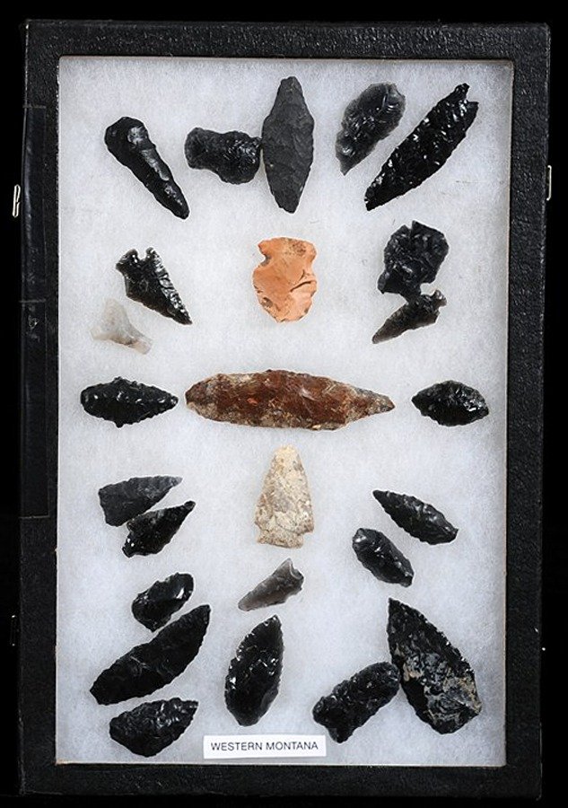 Frame of 25 Arrowheads and Spear Points From Western: Frame of 25 Arrowheads and Spear Points From Western Montana 1" L. - 3 1/2" L.