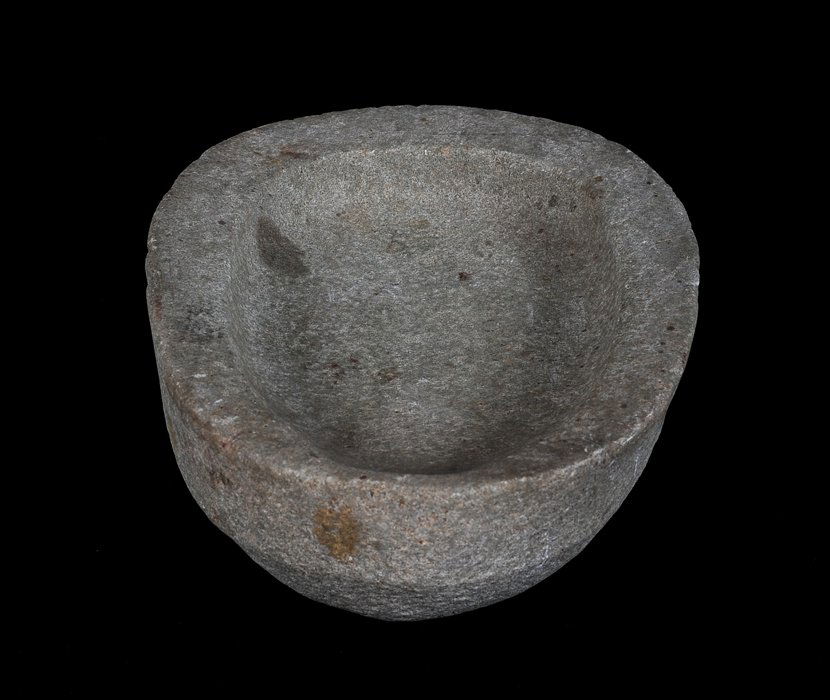 Aleut Stone Oil Lamp From Kodiak Island, AK 9 1/2" W. (1 of 4)
