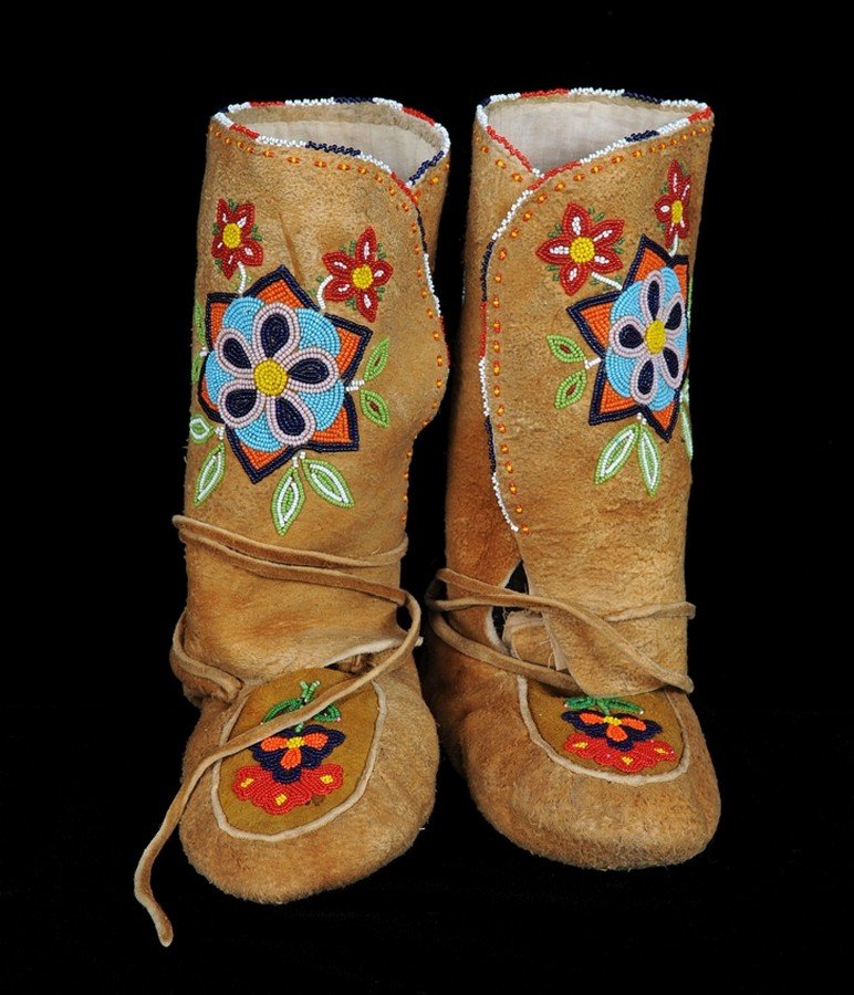 Pair of Cree Beaded High Top Moccasins with Floral (1 of 2)