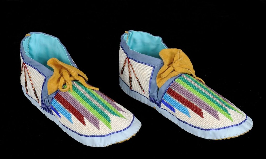 Pair of Cree Beaded Moccasins with Geometric Design (1 of 3)