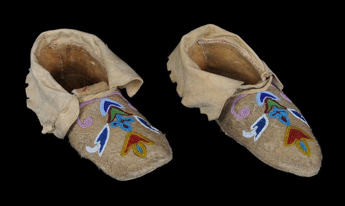 Pair of Cree Beaded Moccasins with Floral Design 9 3/4" (1 of 3)