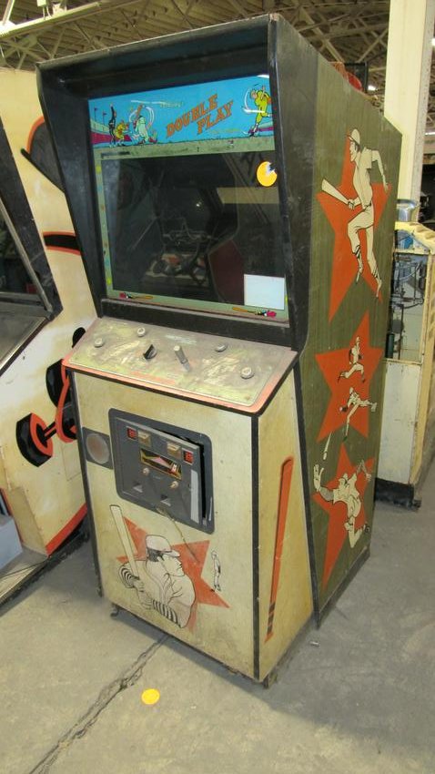 Bally Midway Double Play Baseball Arcade Game: Bally Midway Double Play Baseball Arcade Game, complete non-working. Dimensions: 66 x 26.5 x 32