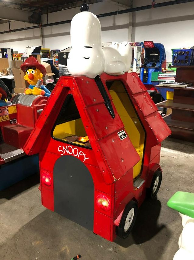 Snoopy Coin Operated Kiddie Ride: Snoopy Coin Operated Kiddie Ride. Working, missing plug end. Dimensions: 70 x 35.5 x 45
