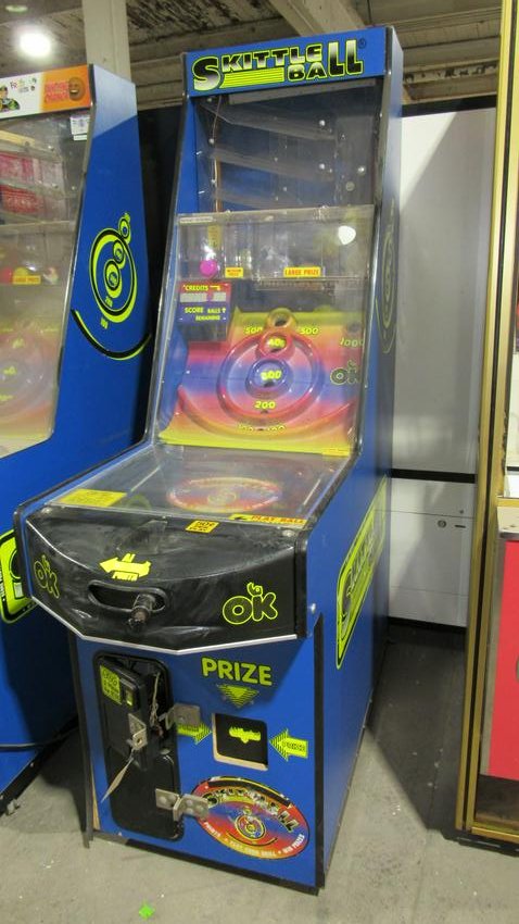 Skittle Ball Prize Redemption Arcade Game: Skittle Ball Prize Redemption Arcade Game, working. Dimensions: 81x24x56