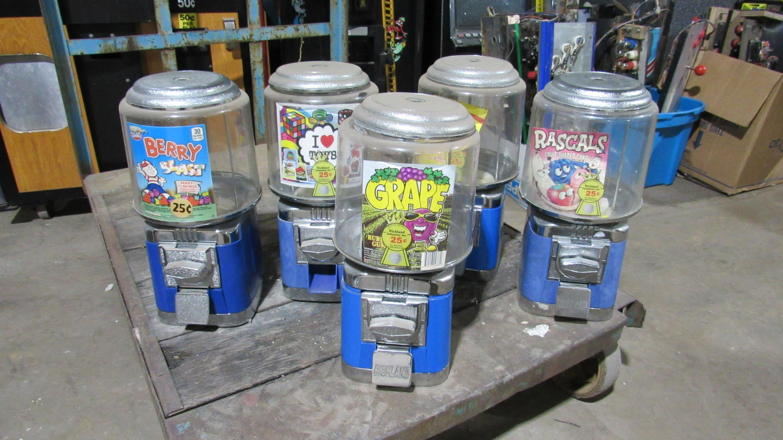 Five Richland 25 Cent Gumball Vending Machines: Five Richland 25 Cent Gumball Vending Machines. Locks not included. Dimensions for one: 16 x 7 x 8