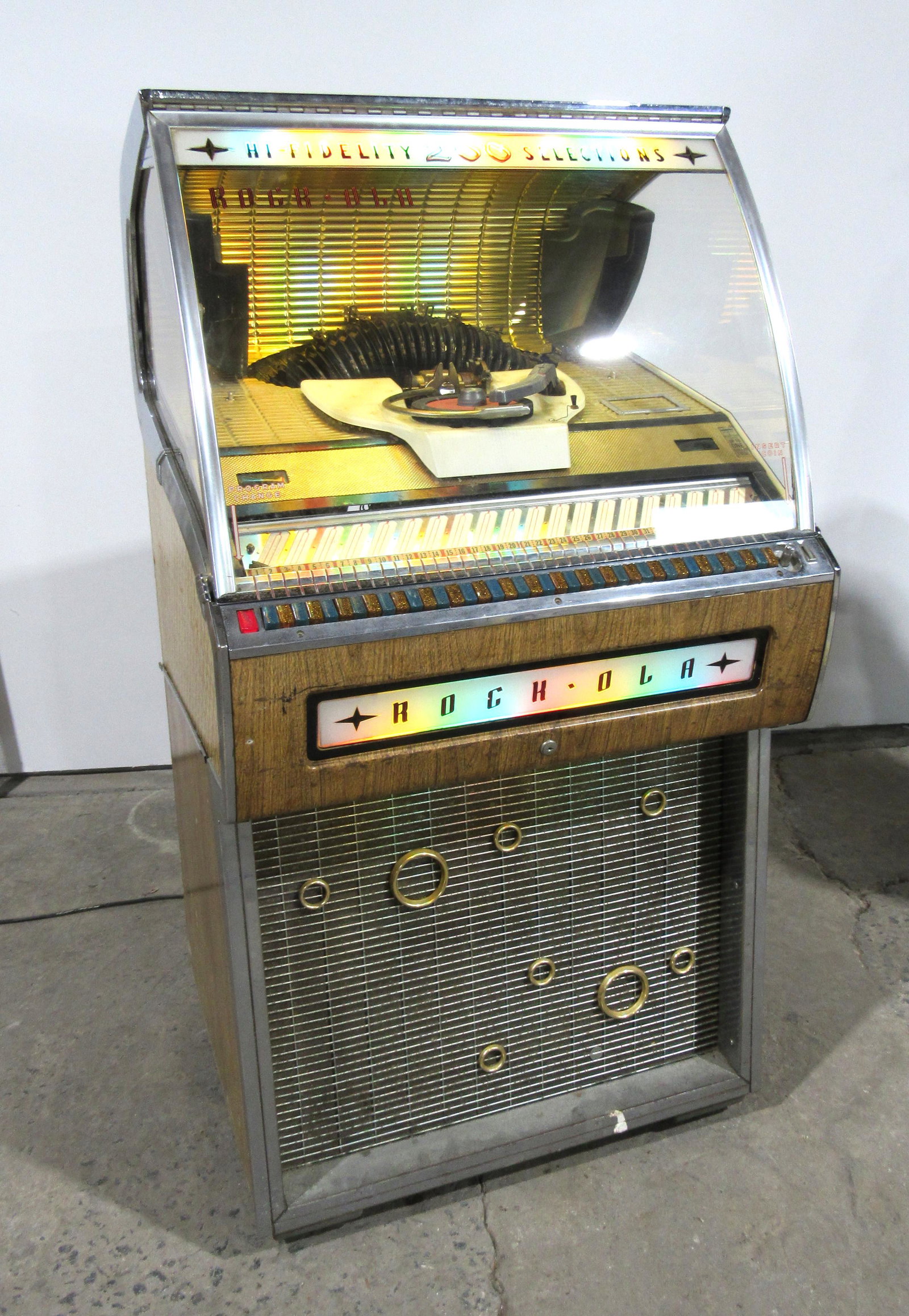 Rockola Model 1455 200 Select Jukebox: Rockola Model 1455 200 Select Jukebox. Jukebox plays however, mech is gummed up from sitting so will need to be cleaned. This item requires third party shipping or pickup arrangements to be made. Dime