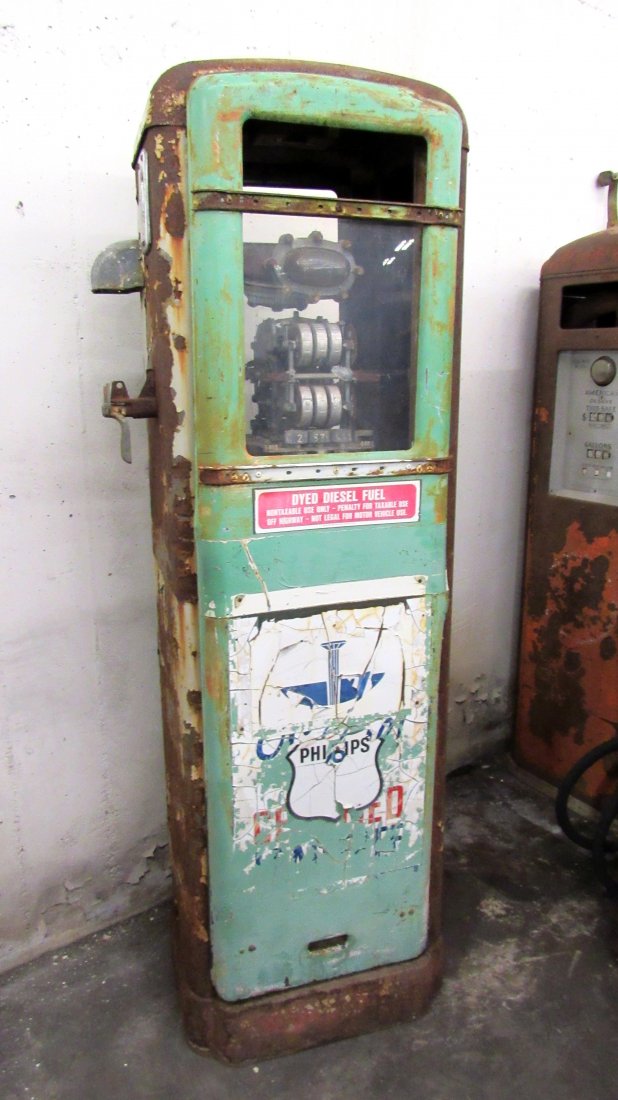 Gilbarco Gas Pump for Restoration: Gilbarco Gas Pump for Restoration. This item requires third party shipping or pickup arrangements to be made. Dimensions: 70 x 27 x 17