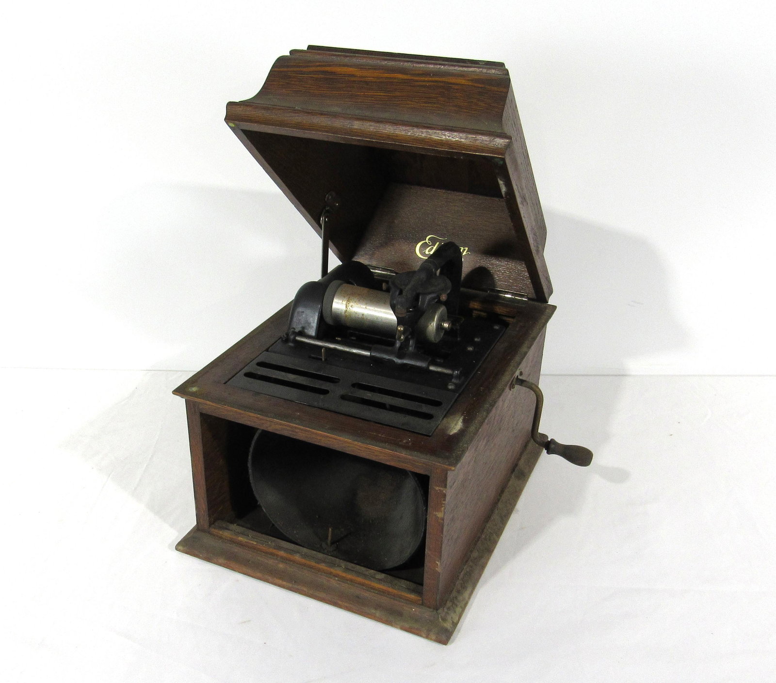 Edison Phonograph for Restoration: Edison Phonograph for Restoration. This item requires third party shipping or pickup arrangements to be made. Dimensions: 14 x 13 x 16
