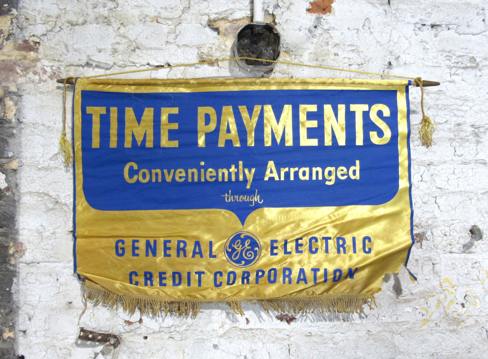 General Electric Credit Corporation Advertising Banner: General Electric Credit Corporation Advertising Banner. In-house shipping available. Dimensions: 18 x 32