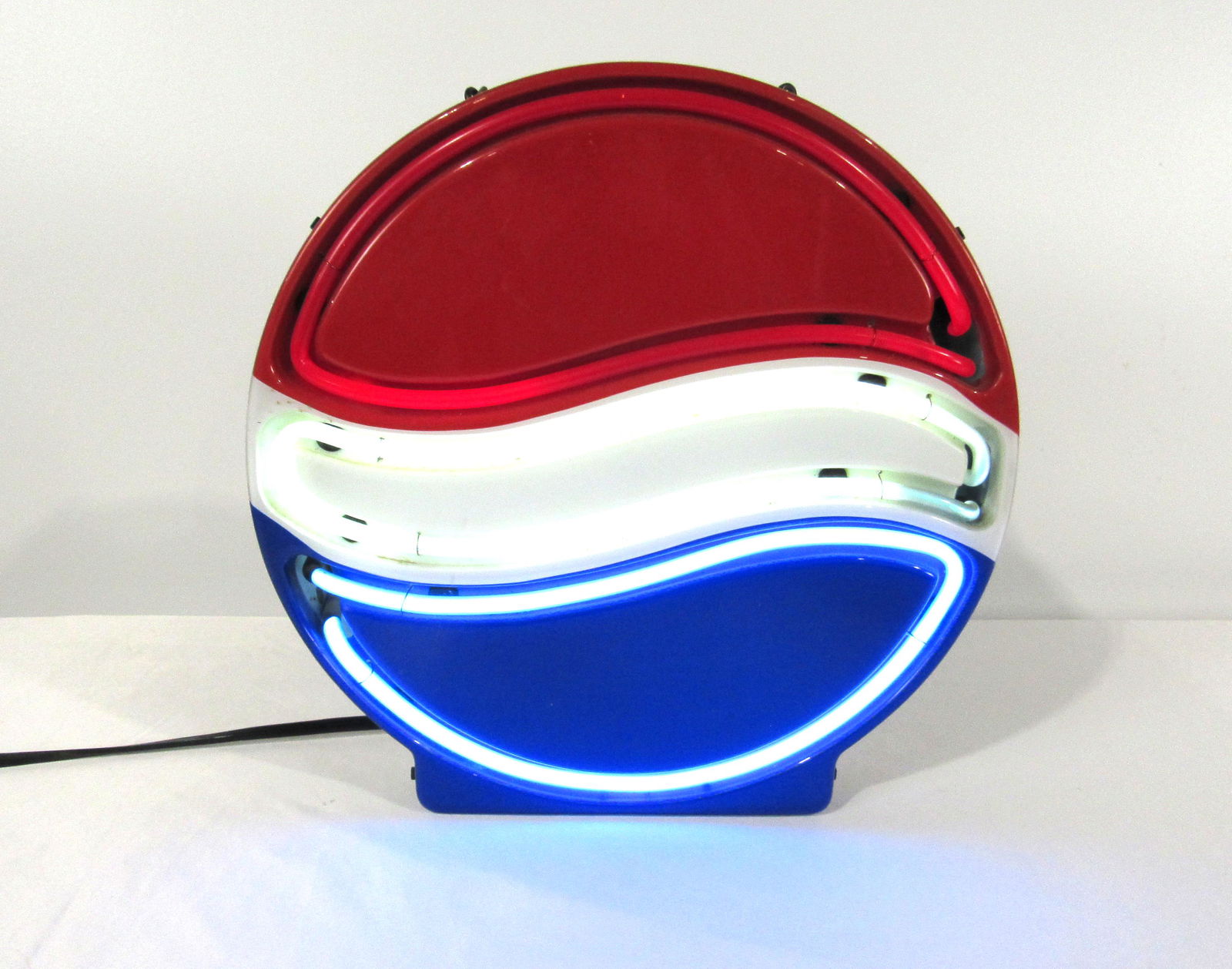Pepsi Light Up Neon Sign: Pepsi Light Up Neon Sign, Red neon not working. This item requires third party shipping or pickup arrangements to be made. Dimensions: 15.5 x 15.5 x 5