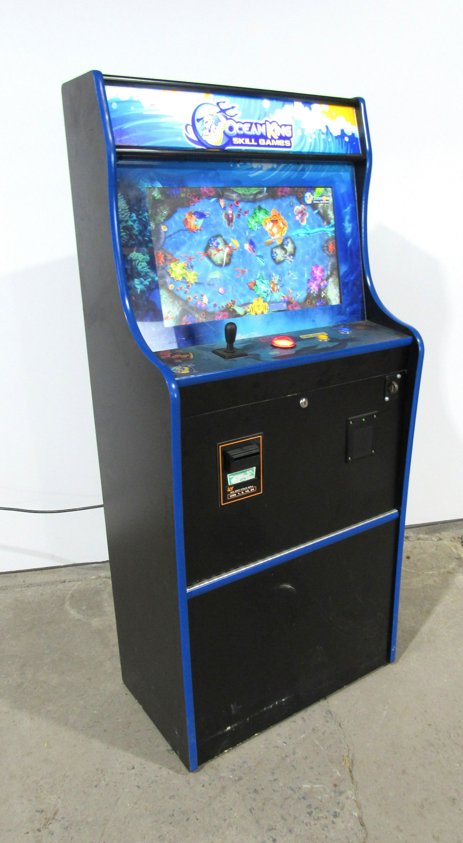 IGT Ocean King Skill Game Ticket Redemption Arcade Game: IGT Ocean King Skill Game Ticket Redemption Arcade Game, working. Can be played as a skill game or a ticket redemption game. Dimensions: 62 x 17 x 26