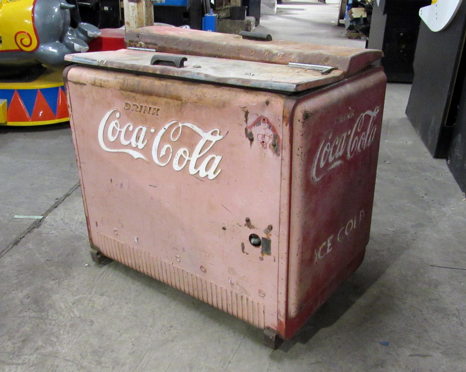 Coca Cola Westinghouse Chest Cooler for Restoration: Coca Cola Westinghouse Chest Cooler for Restoration. This item requires third party shipping or pickup arrangements to be made. DImensions: 38 x 40 x 47
