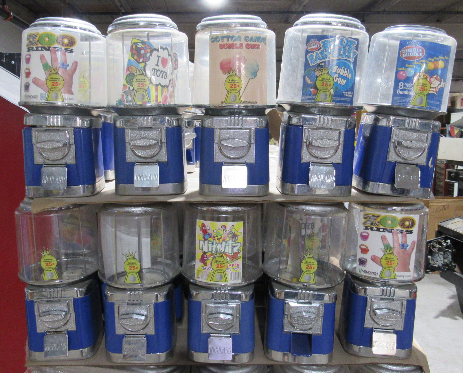 Ten Richland Coin Operated 25 Cent Gumball Vending: Ten Richland Coin Operated 25 Cent Gumball Vending Machines, buyer's choice. Lock not included. This item requires third party shipping or pickup arrangements to be made. Dimensions for one: 16 x 7 x