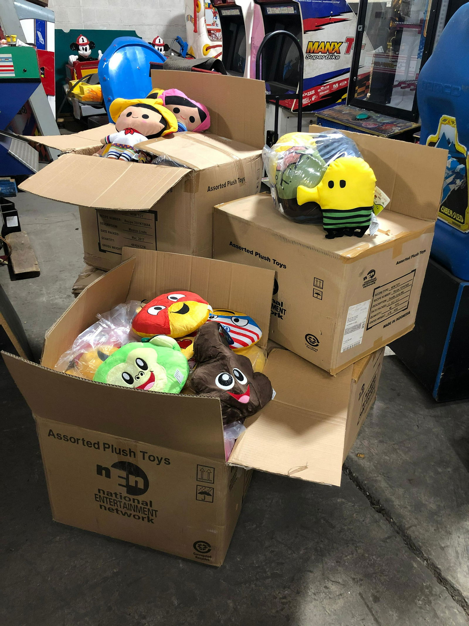 Five Boxes of Crane Arcade Game Plush: Five Boxes of Crane Arcade Game Plush. In-house shipping available.