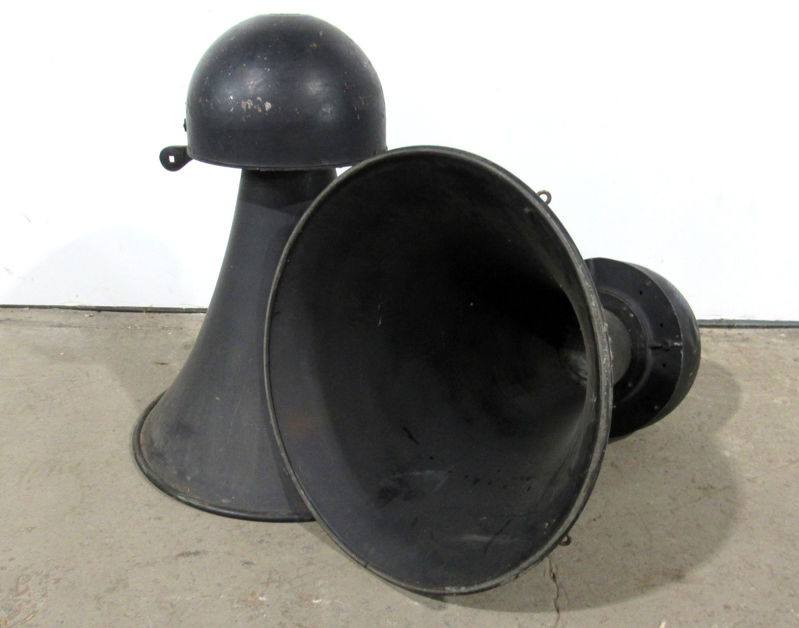 Pair of Jensen Peri-Dynamic Projector Horn Speakers: Pair of Jensen Peri-Dynamic Projector Horn Speakers Model 1, Type SFH-81. This item requires third party shipping or pickup arrangements to be made. Dimensions of one: 30 x 25 x 25