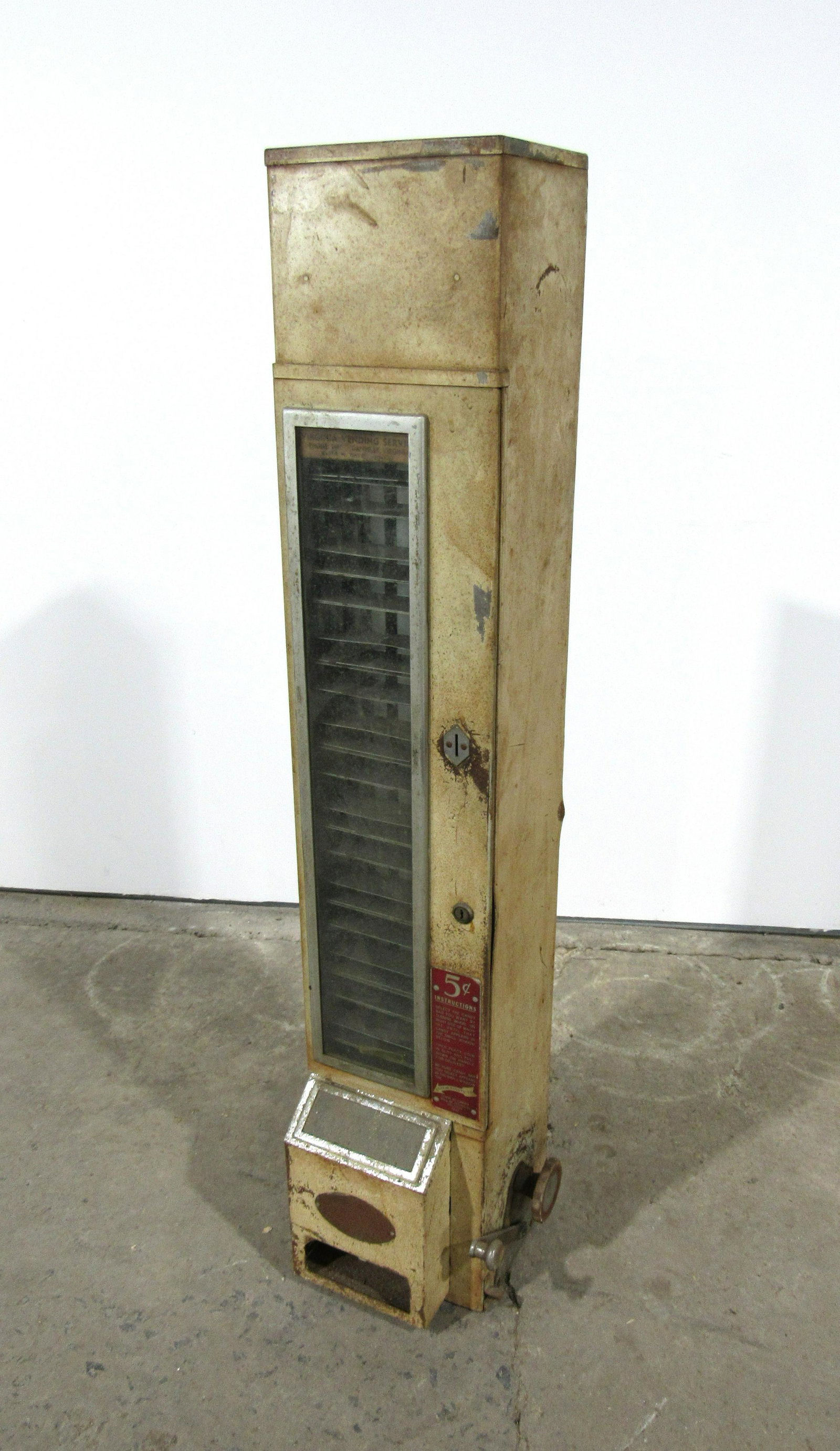U-Select-It Coin Operated 5 Cent Vending Machine: U-Select-It Coin Operated 5 Cent Vendor, complete. This item requires third party shipping or pickup arrangements to be made. Dimensions: 48 x 9 x 11