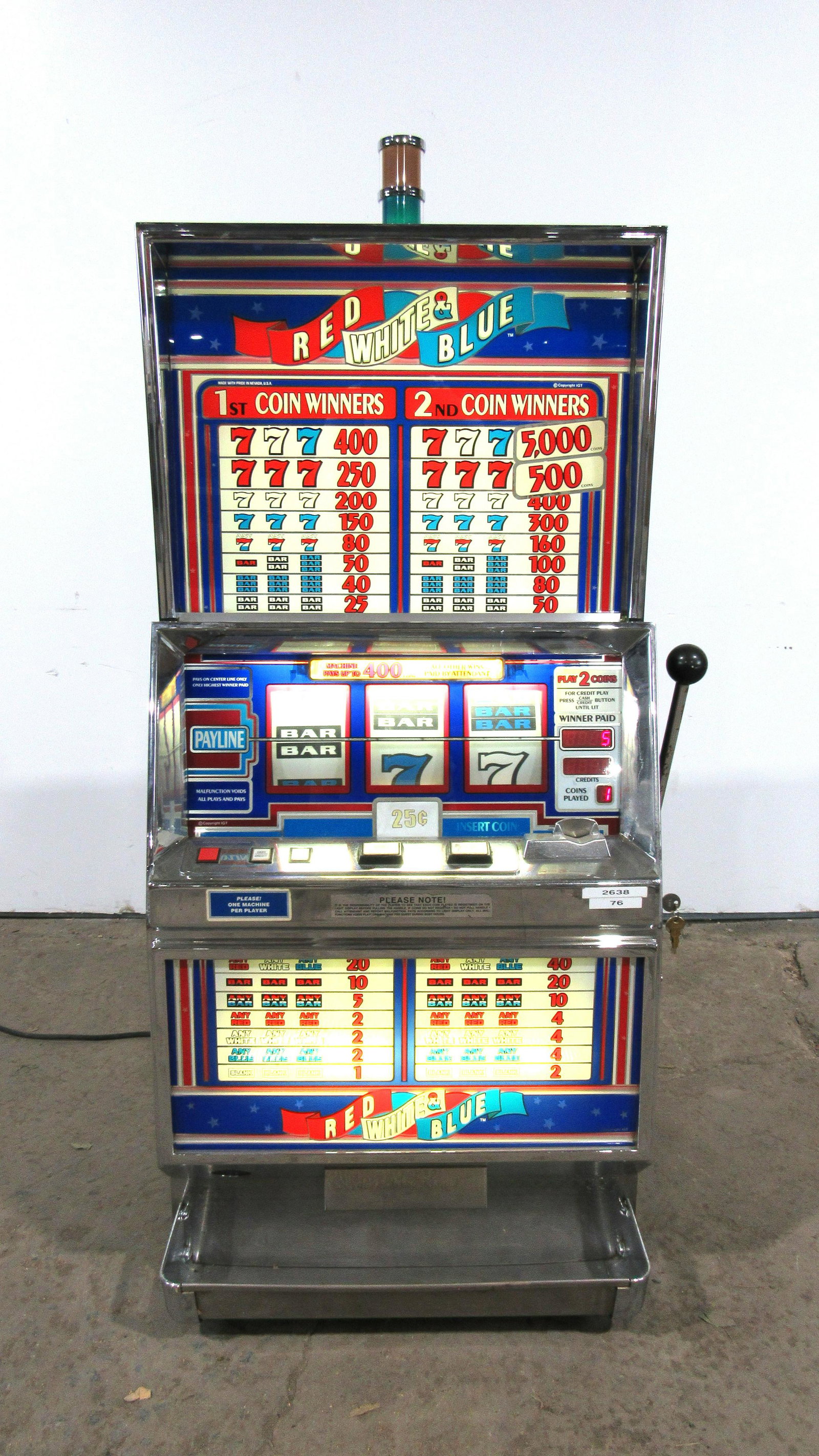 IGT Red, White & Blue Coin Operated Slot Machine: IGT Red, White & Blue Coin Operated Slot Machine, working. This item requires third party shipping or pickup arrangements to be made. Dimensions: 52 x 25 x 22