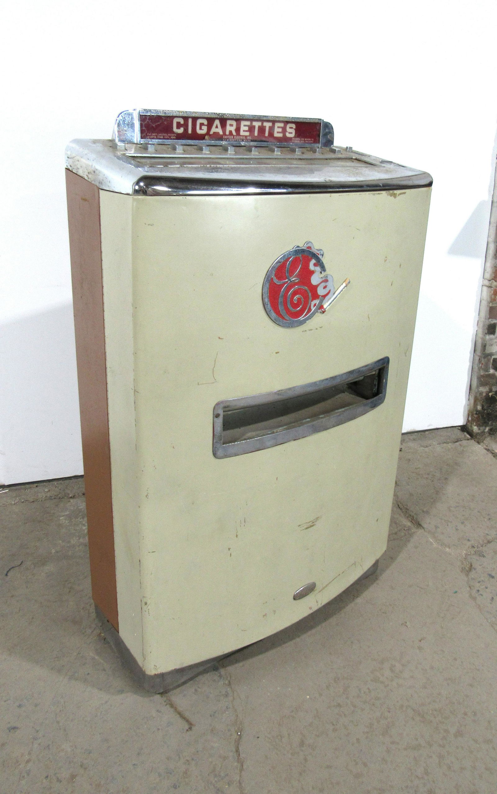 Eastern Electric Coin Op Cigarette Vending Machine (1 of 5)