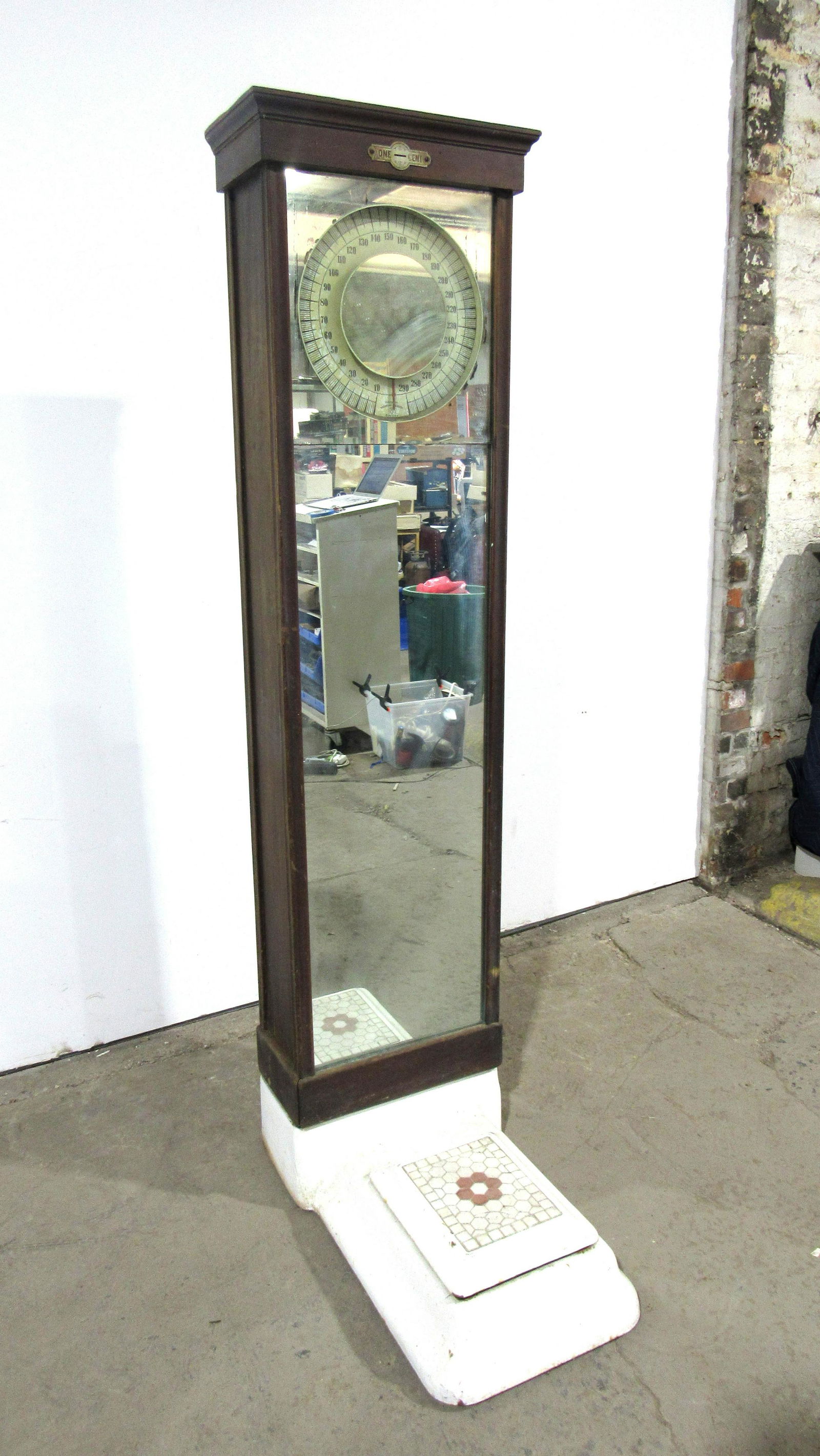 Columbia One Cent Coin Operated Mirrored Penny Scale (1 of 4)