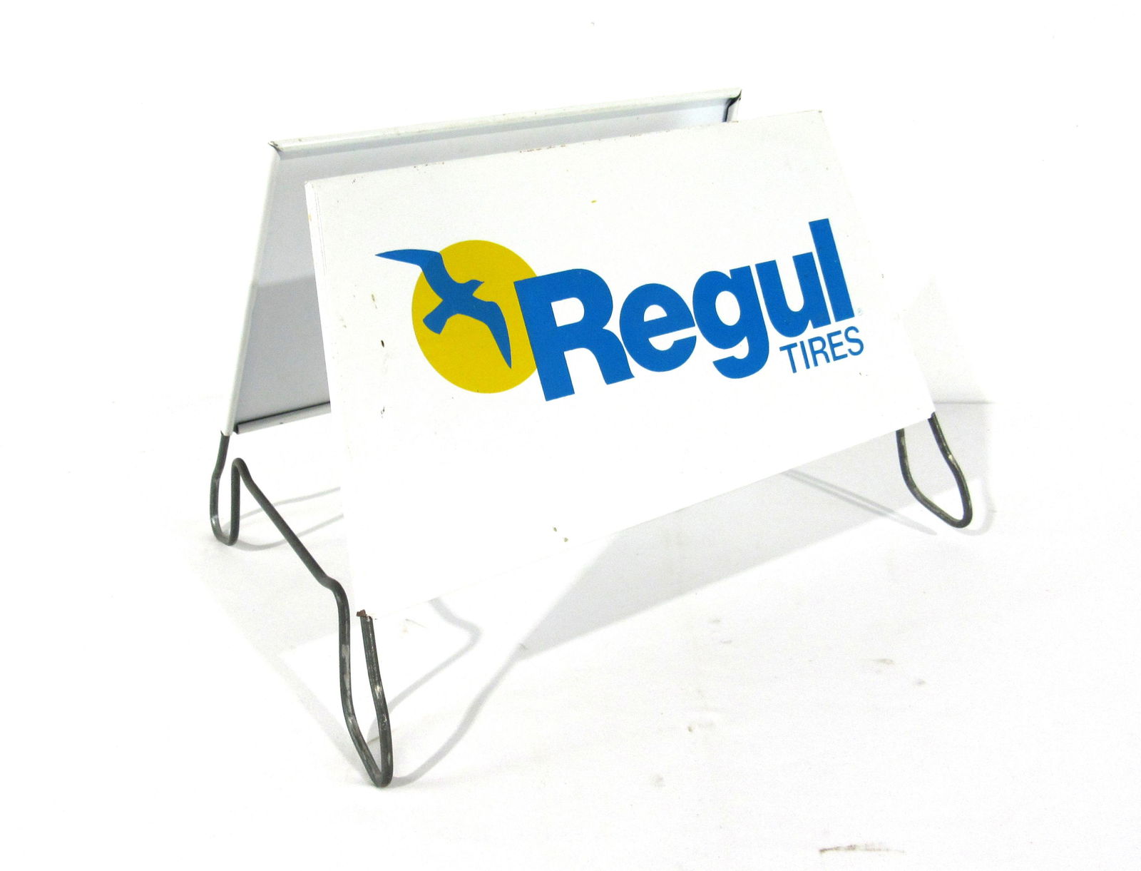 Regul Tires Auto Display Rack (1 of 1)