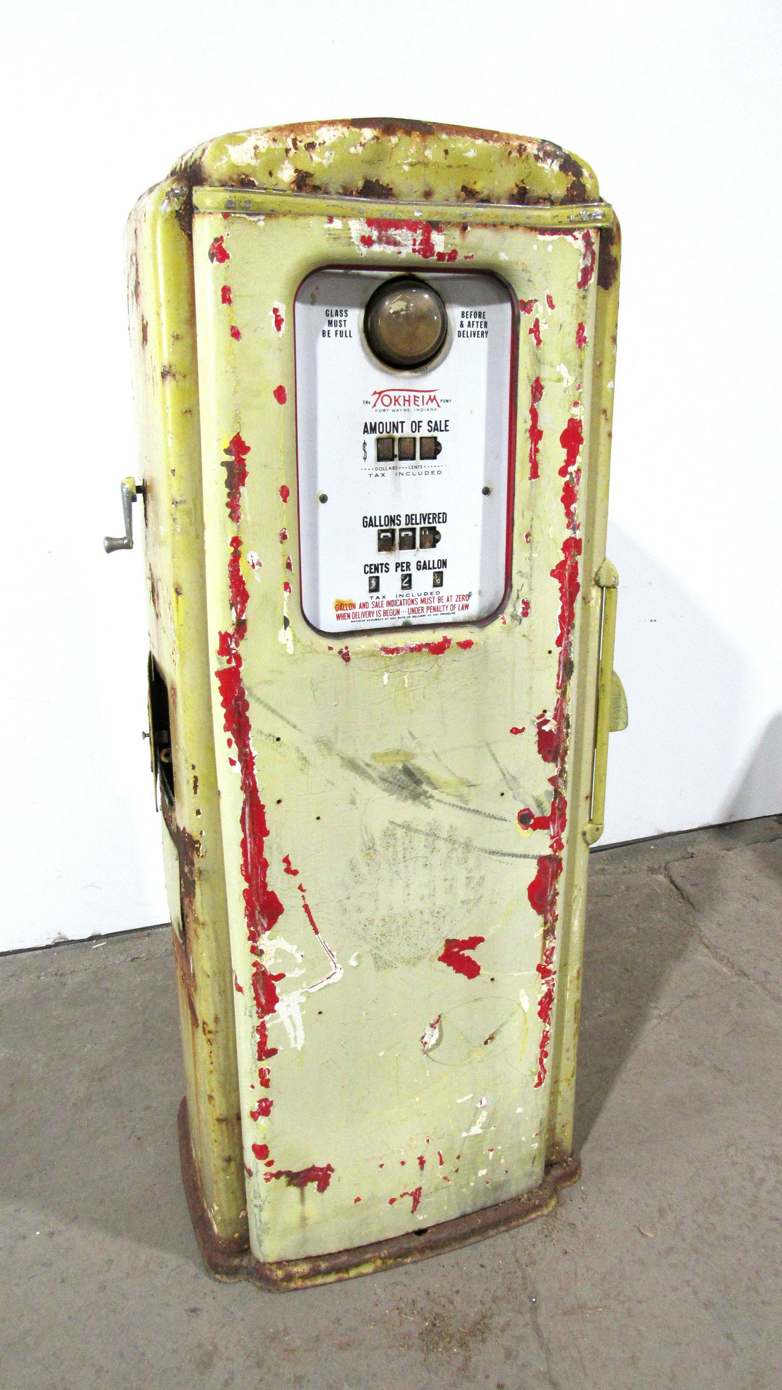 Tokheim Gas Pump Model 39 (1 of 4)