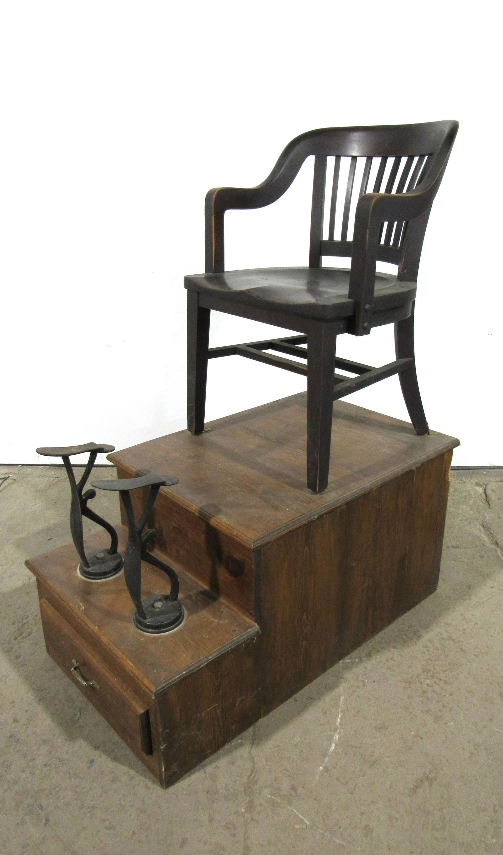 Shoe shine store stand near me
