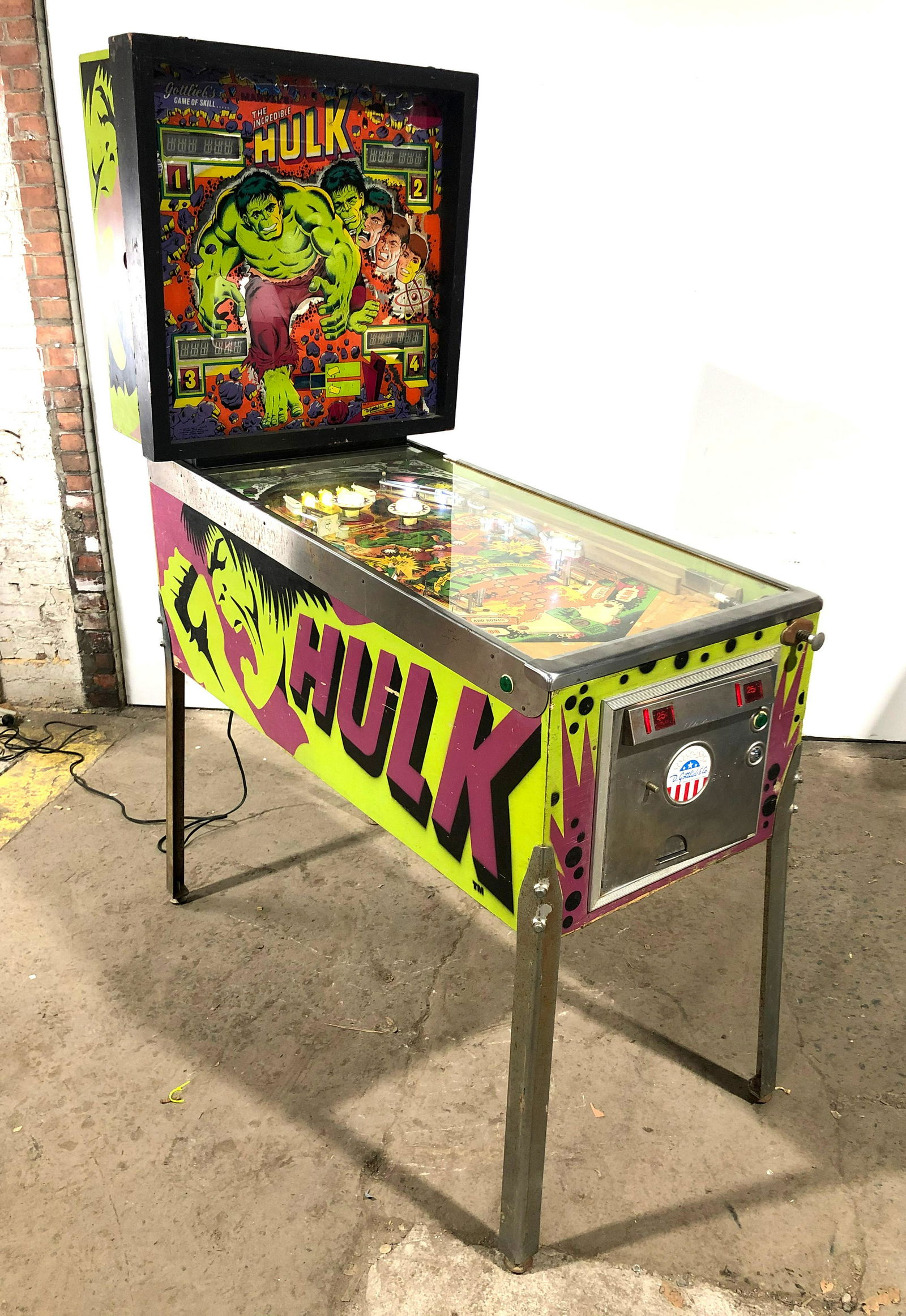 Gottlieb The Incredible Hulk Pinball Machine (1 of 11)
