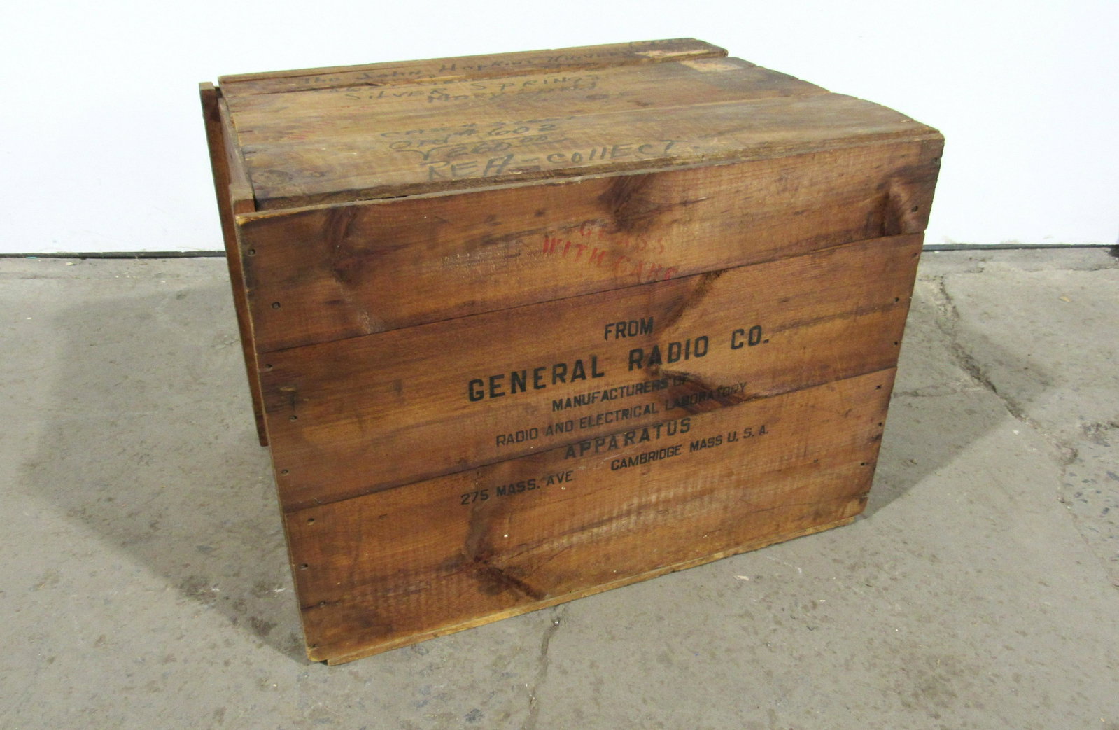 General Radio Company Shipping Crate: General Radio Company Shipping Crate. This item requires third party shipping or pickup arrangements to be made. Dimensions: 21 x 29 x 21