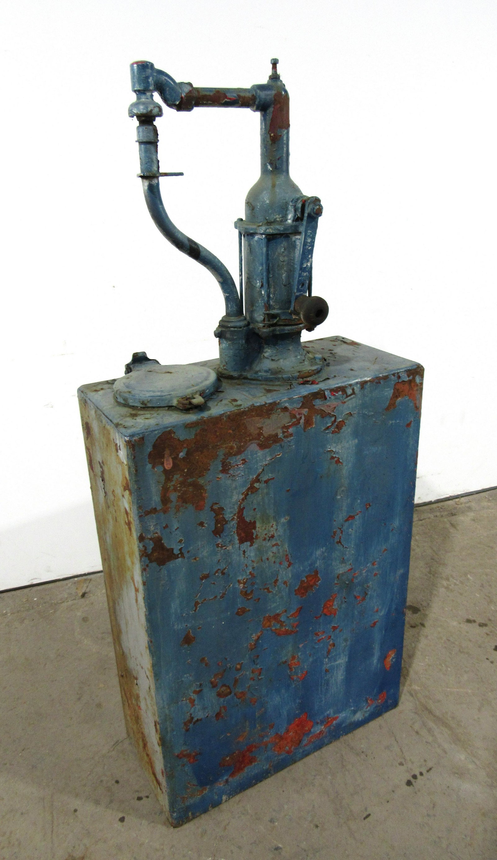 Bennett Motor Oil Lubster Blue Pump: Bennett Motor Oil Lubster Blue Pump. This item requires third party shipping or pickup arrangements to be made. Dimensions: 51 x 23 x 10