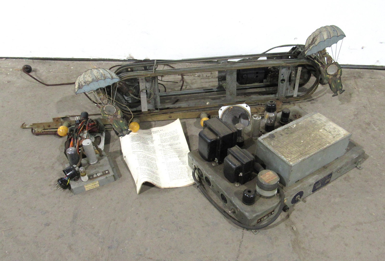 Seeburg Ray-O-Lite Rifle Range Coon Whiner Parts: Seeburg Ray-O-Lite Rifle Range Coon Whiner Parts Including Amplifier. This item requires third party shipping or pickup arrangements to be made.