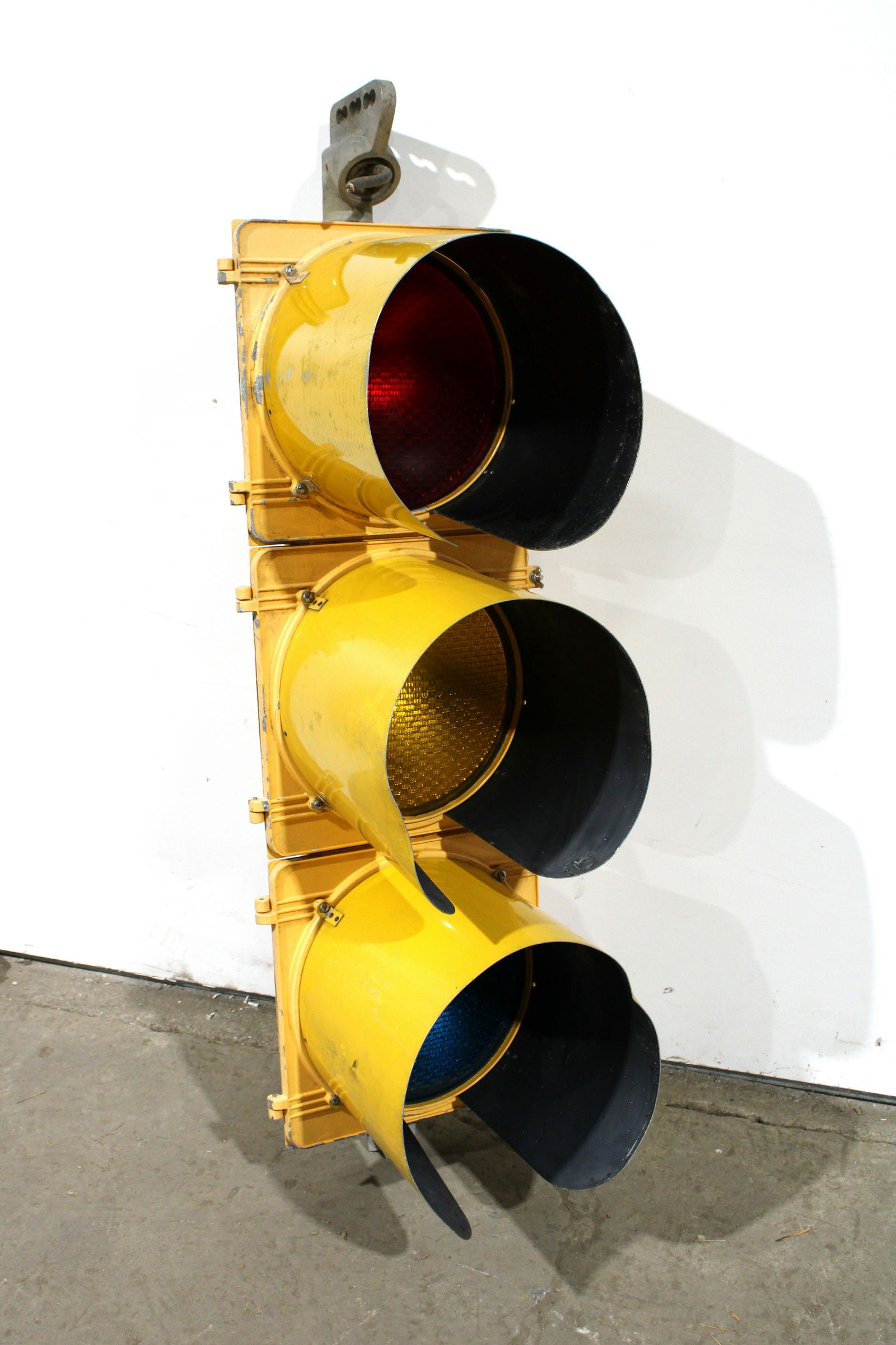 Metal Traffic Light (1 of 2)