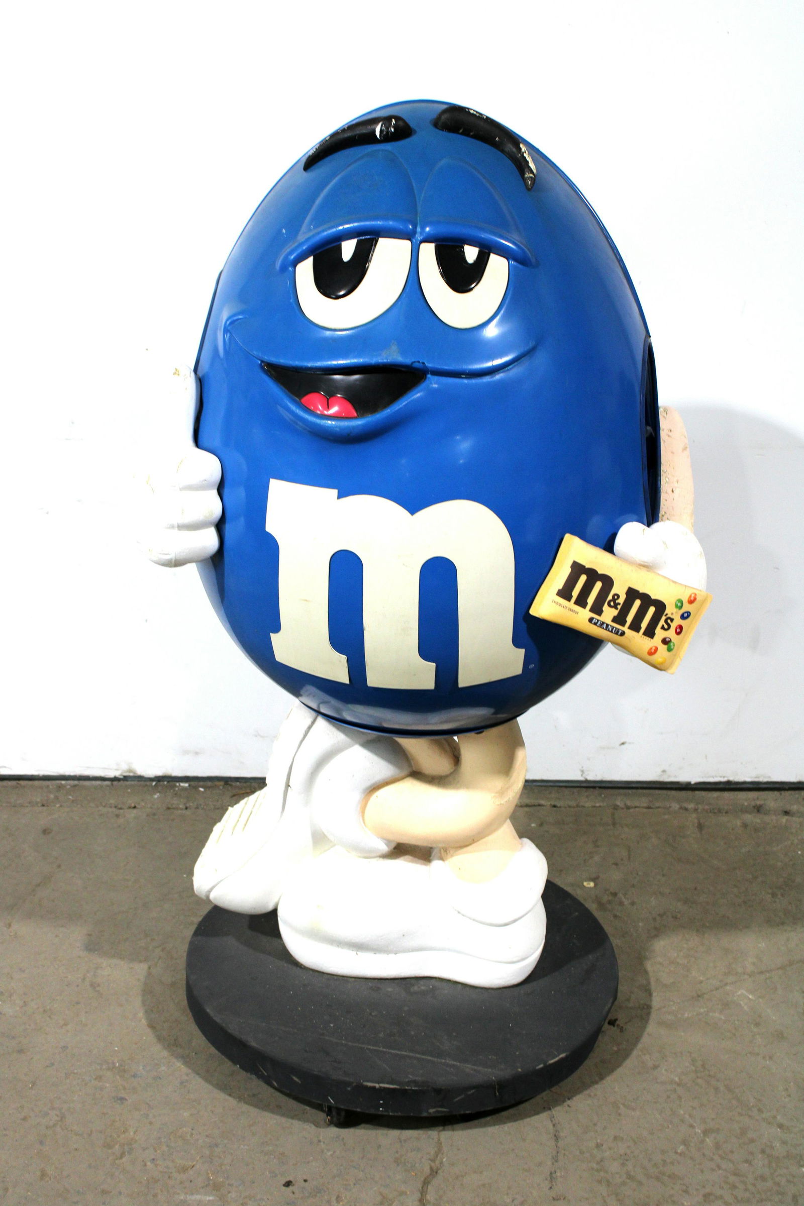 4.5 FT M&M Candy Store Display (1 of 3)