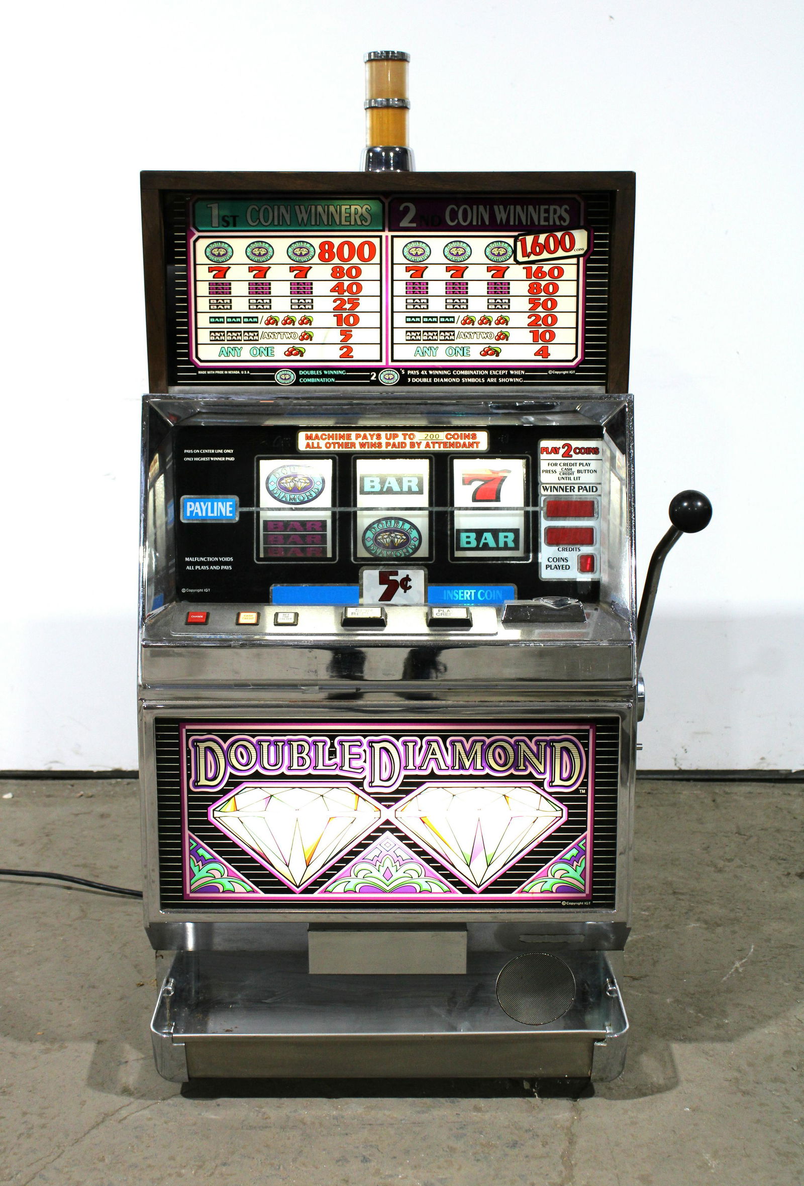 IGT Double Diamond 5 Cent Slot Machine (1 of 3)