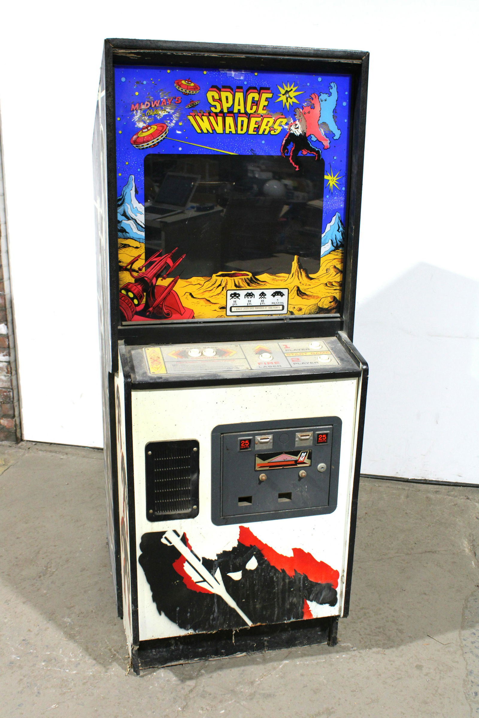 Space Invaders Arcade Game (1 of 4)