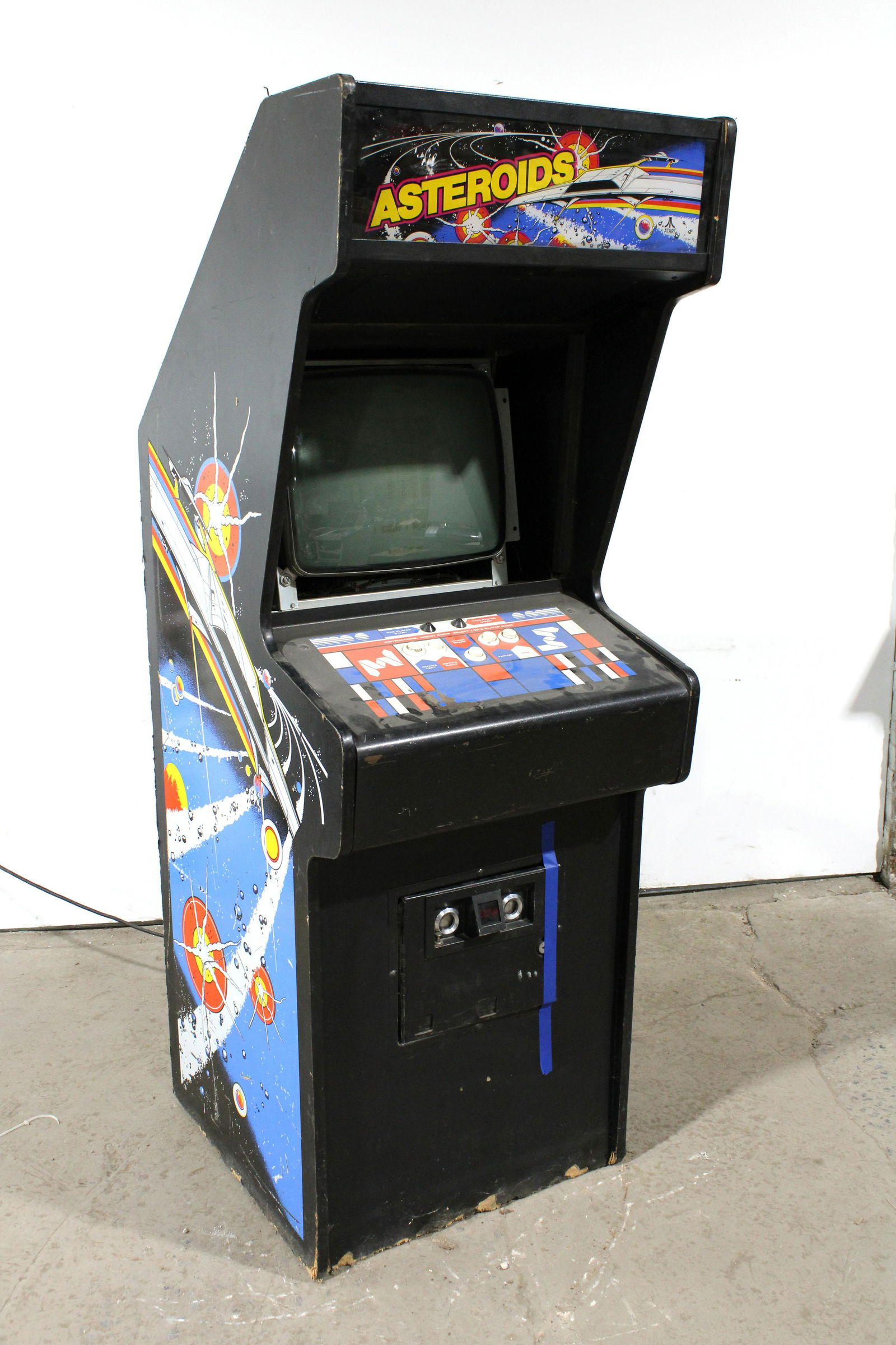 Atari Asteroids Arcade Game (1 of 4)