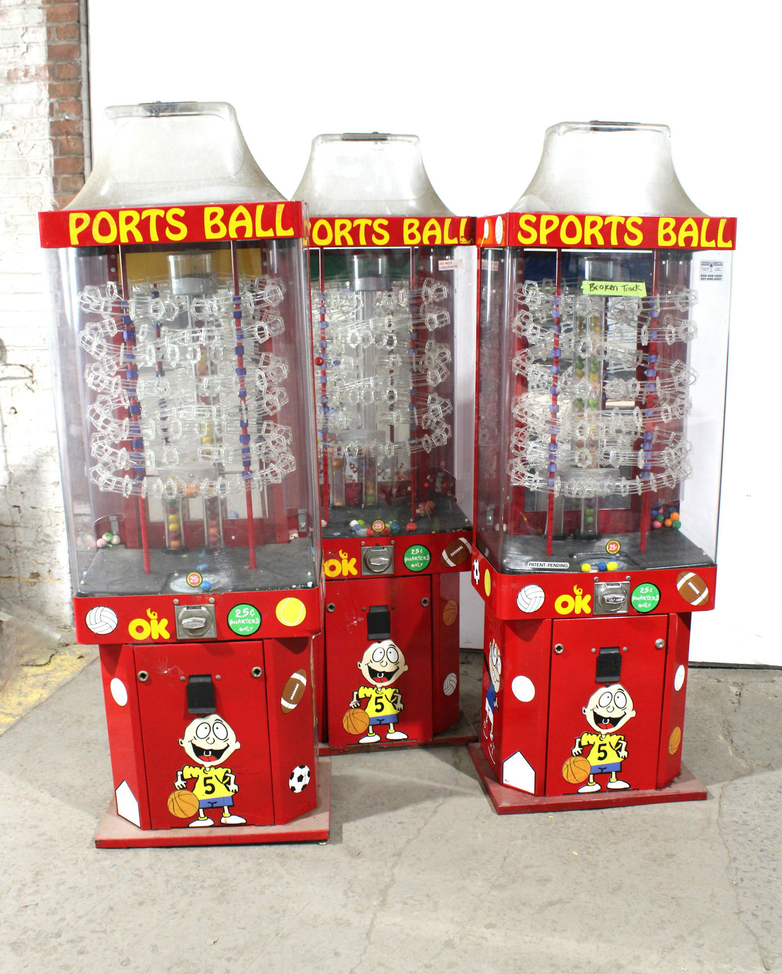 Lot of Three Sports Ball Beaver Gumballs, Lot 1 (1 of 2)
