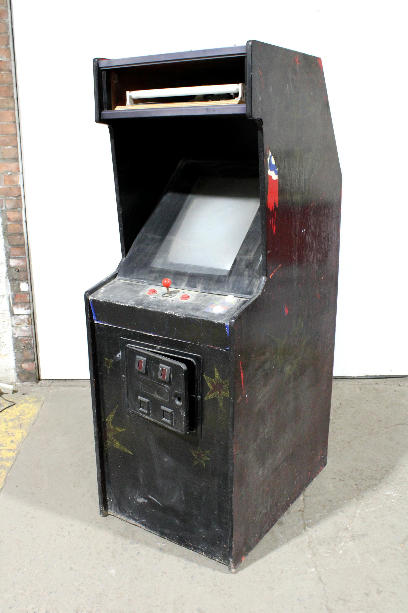 Red Alert Arcade Game (1 of 5)